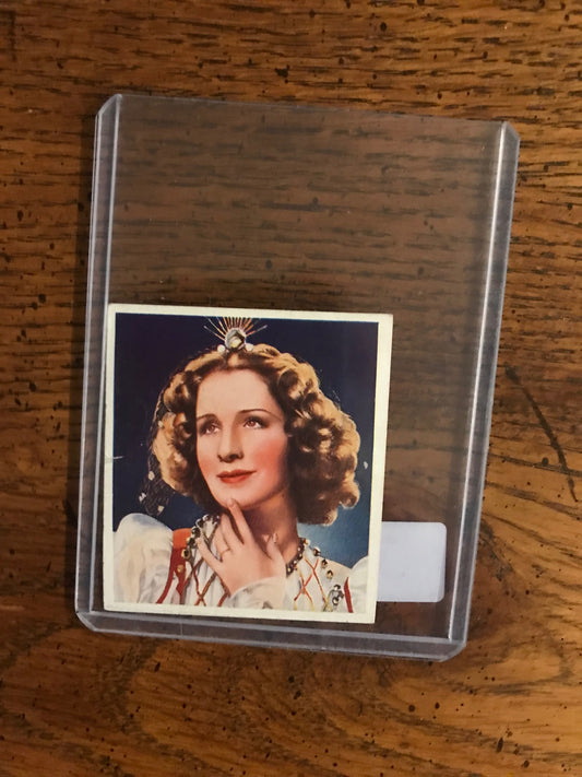 Norma Shearer as Juliet 1939 Godfrey Phillips Card (057)